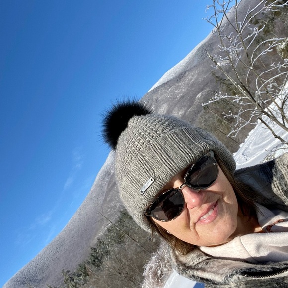 Meet your Posher, Robin - Picture 9 of 10